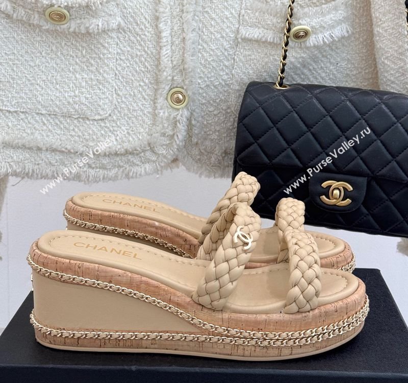Chanel Woven Calfskin Wedge Slides Sandal 7cm with Chain Beige 2025 CH030401 (MD-250304006)