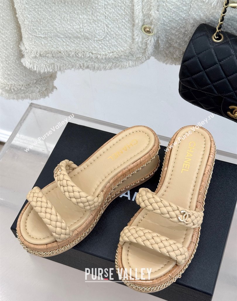 Chanel Woven Calfskin Wedge Slides Sandal 7cm with Chain Beige 2025 CH030401 (MD-250304006)
