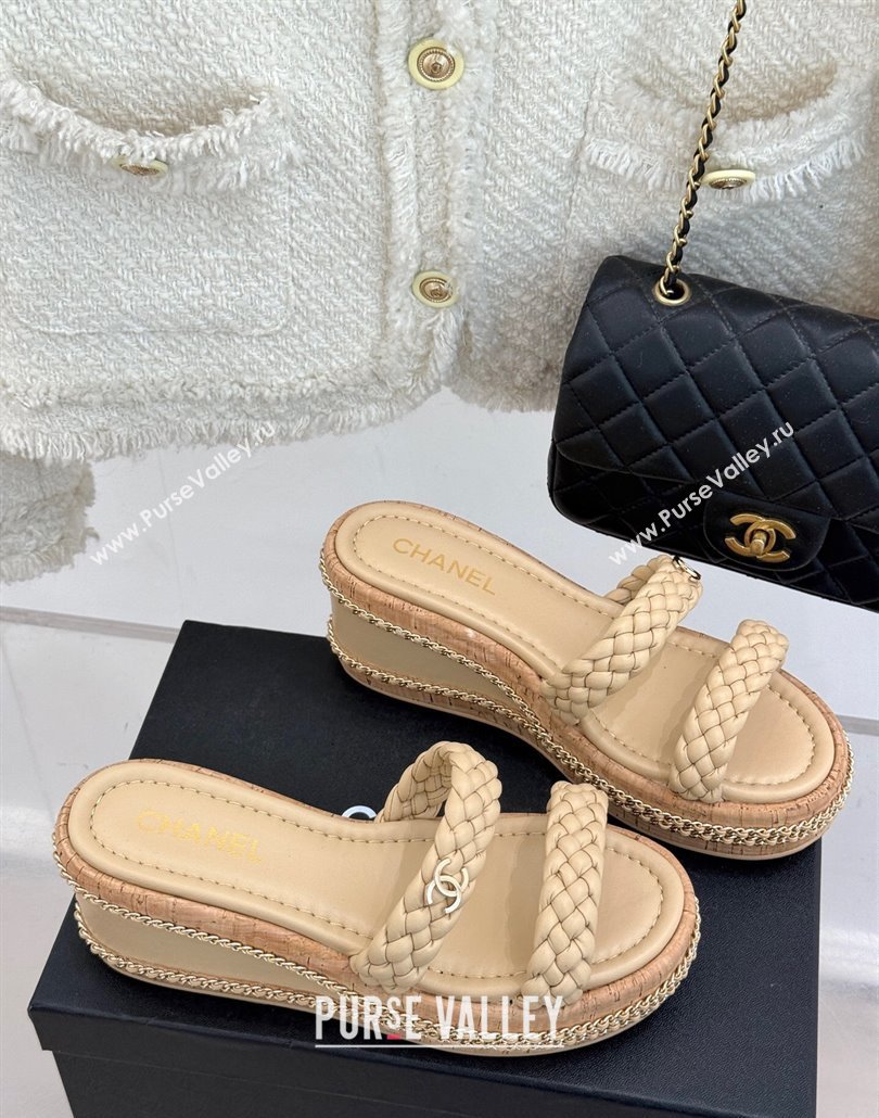 Chanel Woven Calfskin Wedge Slides Sandal 7cm with Chain Beige 2025 CH030401 (MD-250304006)
