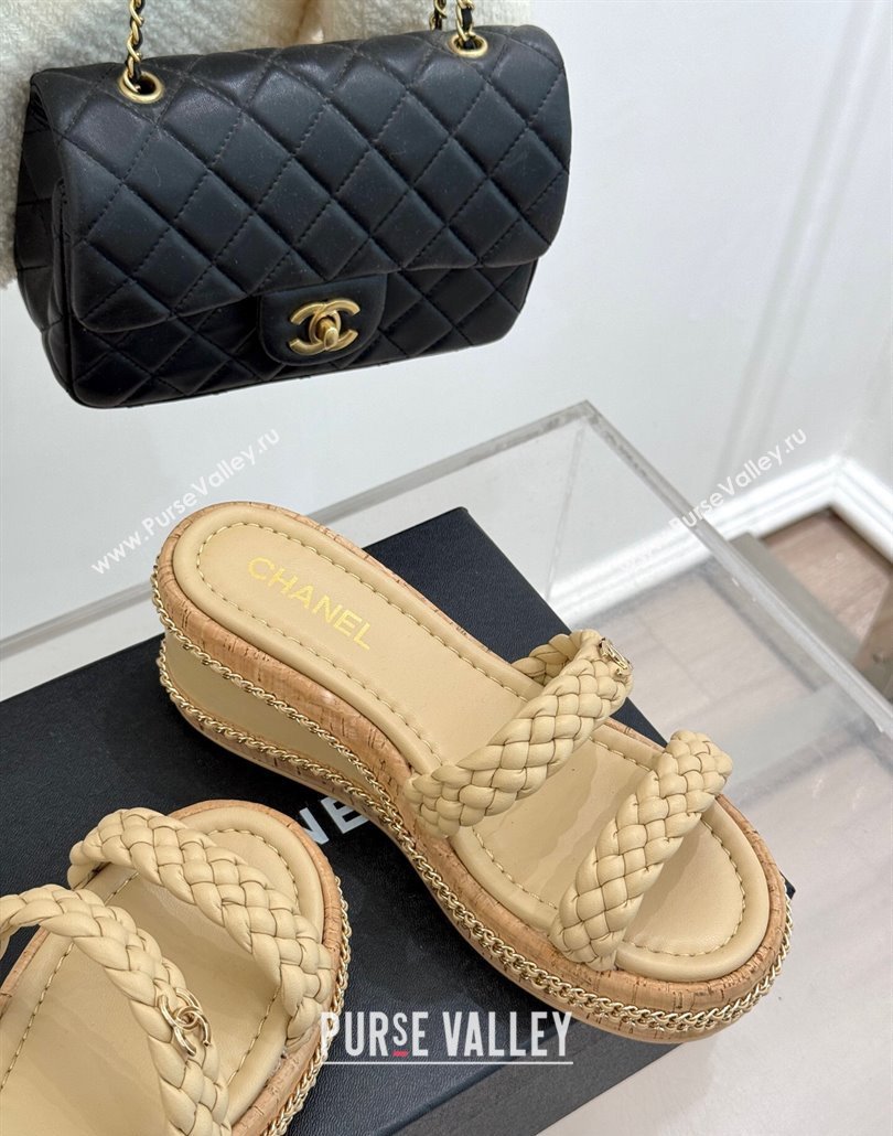 Chanel Woven Calfskin Wedge Slides Sandal 7cm with Chain Beige 2025 CH030401 (MD-250304006)