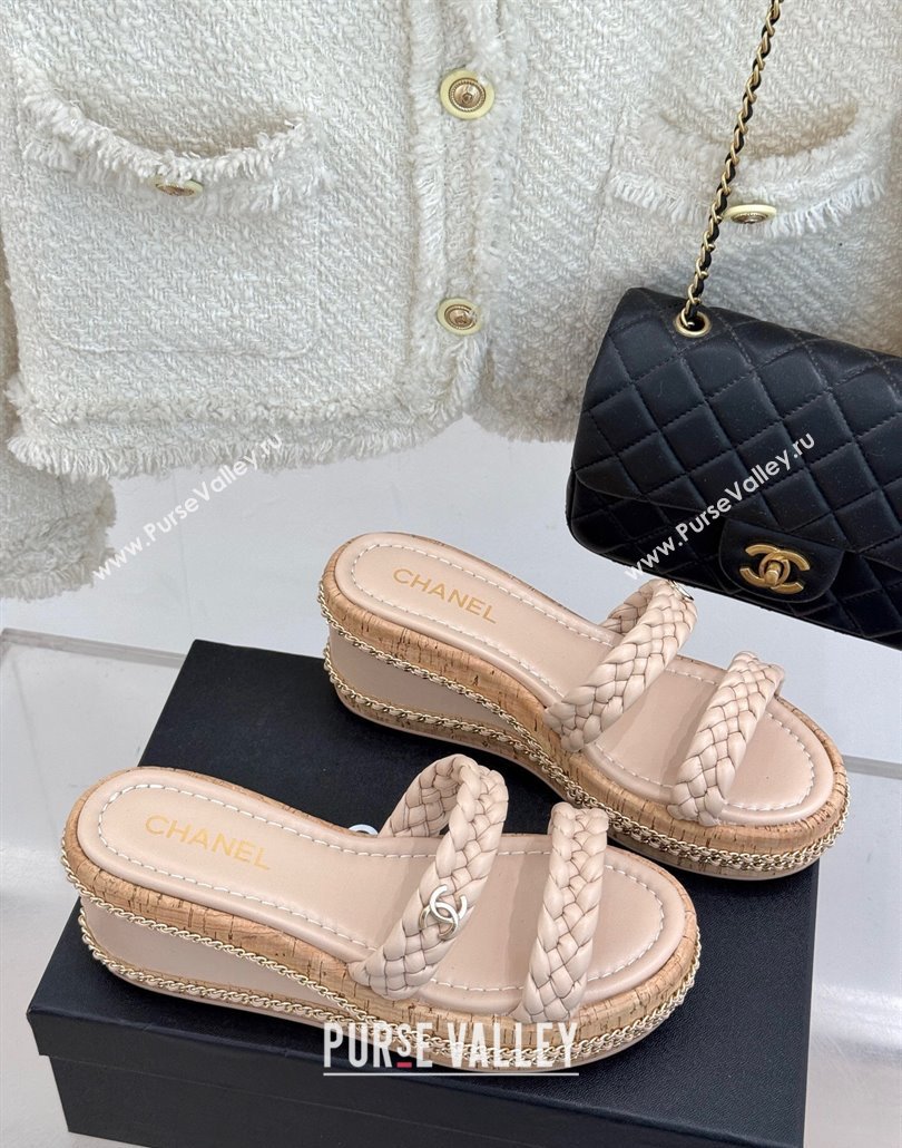Chanel Woven Calfskin Wedge Slides Sandal 7cm with Chain Light Pink 2025 CH030401 (MD-250304007)