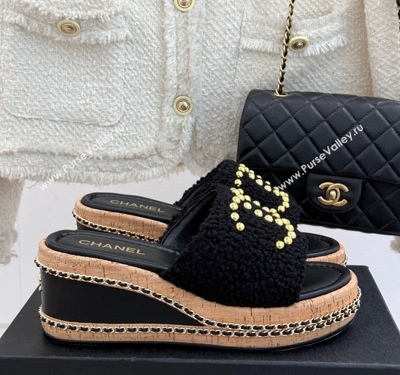 Chanel Tweed Wedge Slides Sandal 7cm with Chain and Stud CC Black 2025 CH030401 (MD-250304009)