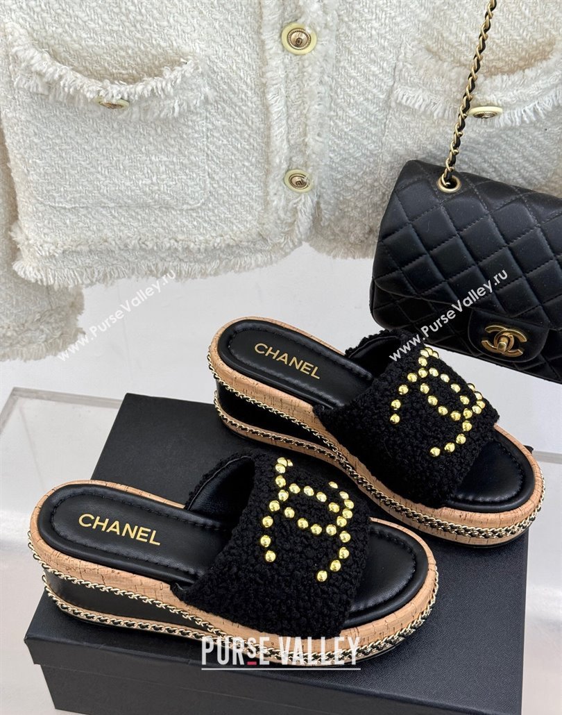 Chanel Tweed Wedge Slides Sandal 7cm with Chain and Stud CC Black 2025 CH030401 (MD-250304009)
