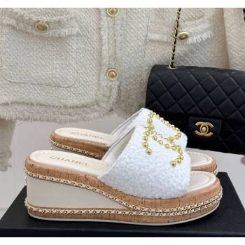 Chanel Tweed Wedge Slides Sandal 7cm with Chain and Stud CC White 2025 CH030401 (MD-250304012)
