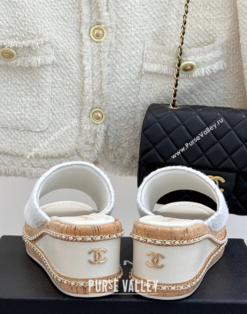 Chanel Tweed Wedge Slides Sandal 7cm with Chain and Stud CC White 2025 CH030401 (MD-250304012)