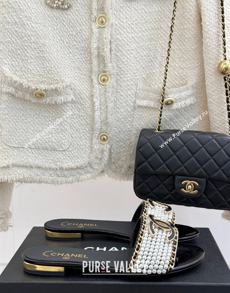 Chanel Pearls and Chain Flat Slides Sandal Black 2025 CH030412 (MD-250304156)