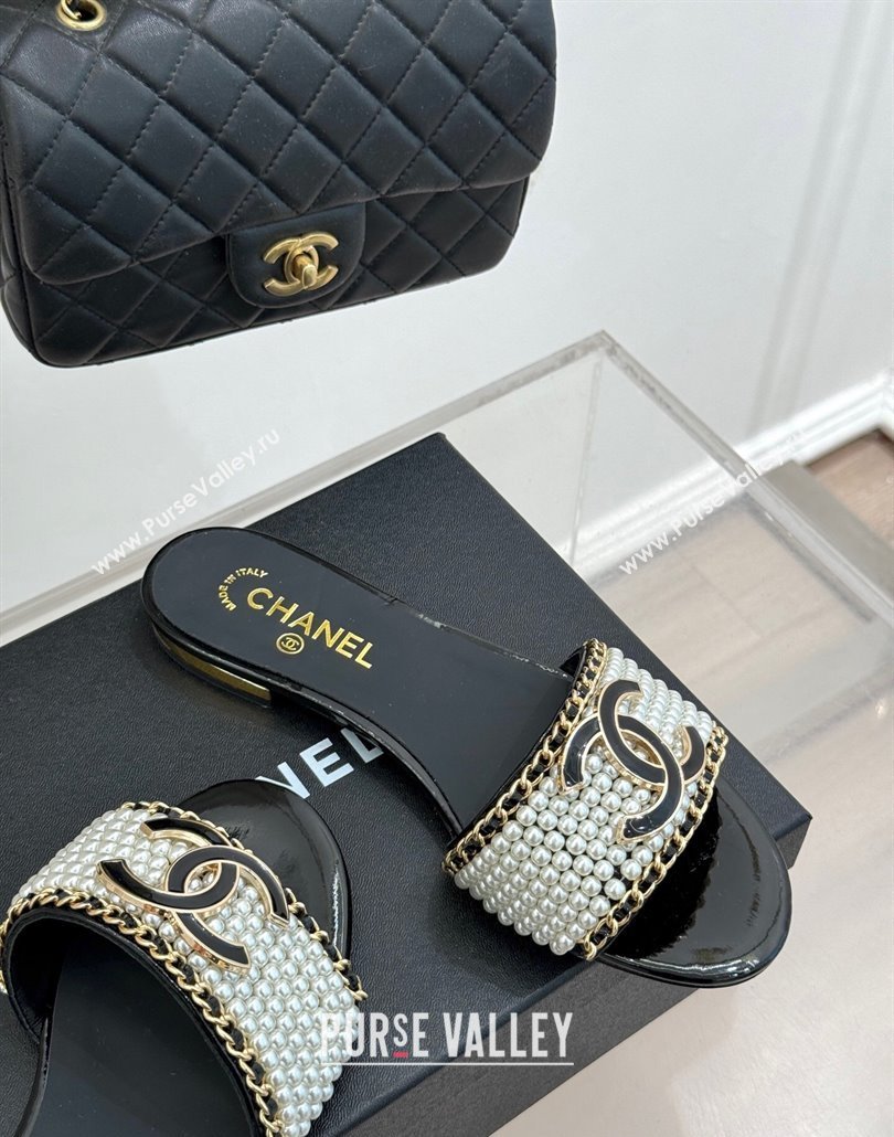 Chanel Pearls and Chain Flat Slides Sandal Black 2025 CH030412 (MD-250304156)