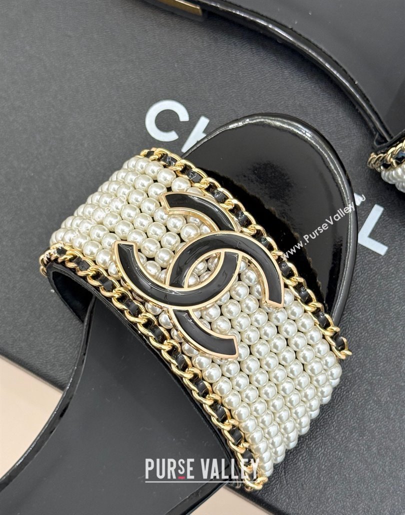 Chanel Pearls and Chain Flat Slides Sandal Black 2025 CH030412 (MD-250304156)