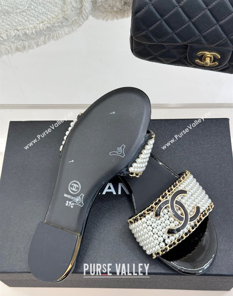 Chanel Pearls and Chain Flat Slides Sandal Black 2025 CH030412 (MD-250304156)