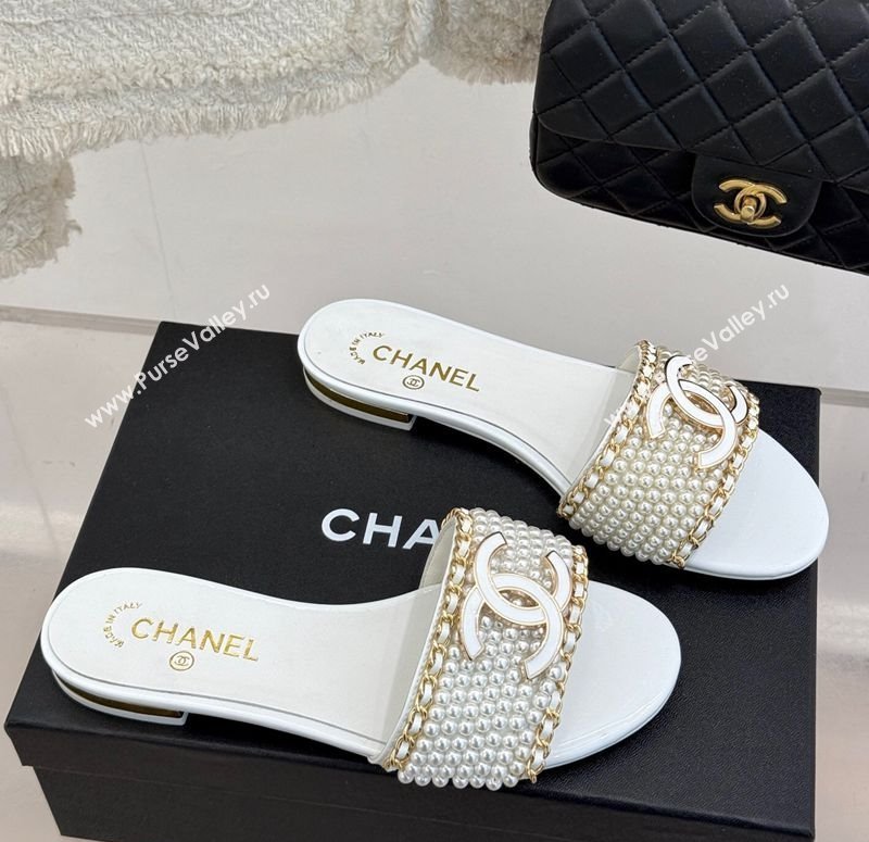 Chanel Pearls and Chain Flat Slides Sandal White 2025 CH030412 (MD-250304157)