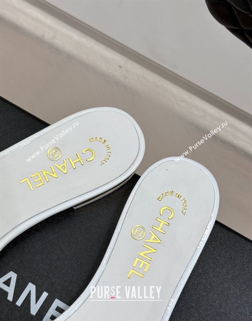Chanel Pearls and Chain Flat Slides Sandal White 2025 CH030412 (MD-250304157)