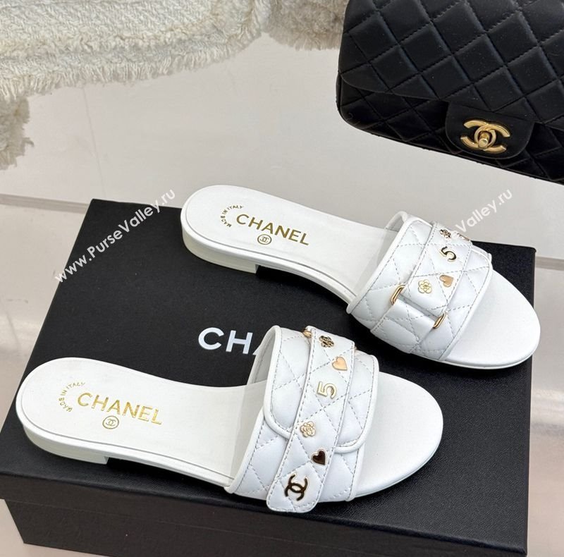 Chanel Quilted Lambskin Flat Slides Sandal with Charm and Buckle White 2025 CH030413 (MD-250304159)