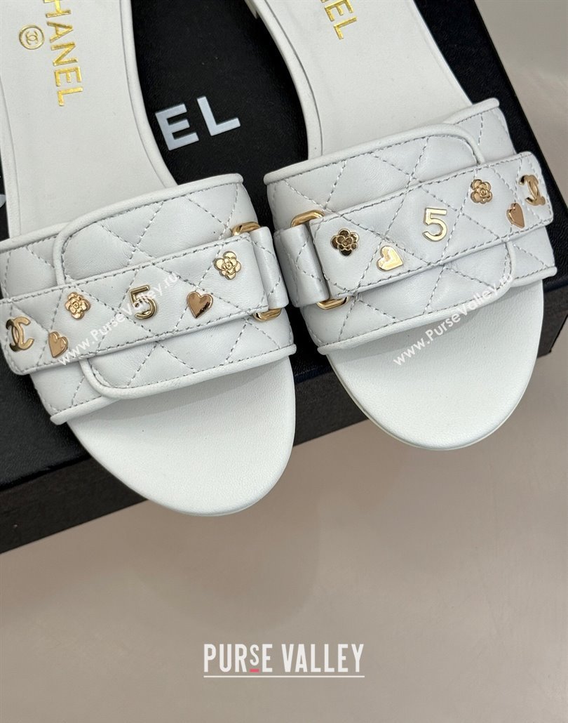 Chanel Quilted Lambskin Flat Slides Sandal with Charm and Buckle White 2025 CH030413 (MD-250304159)