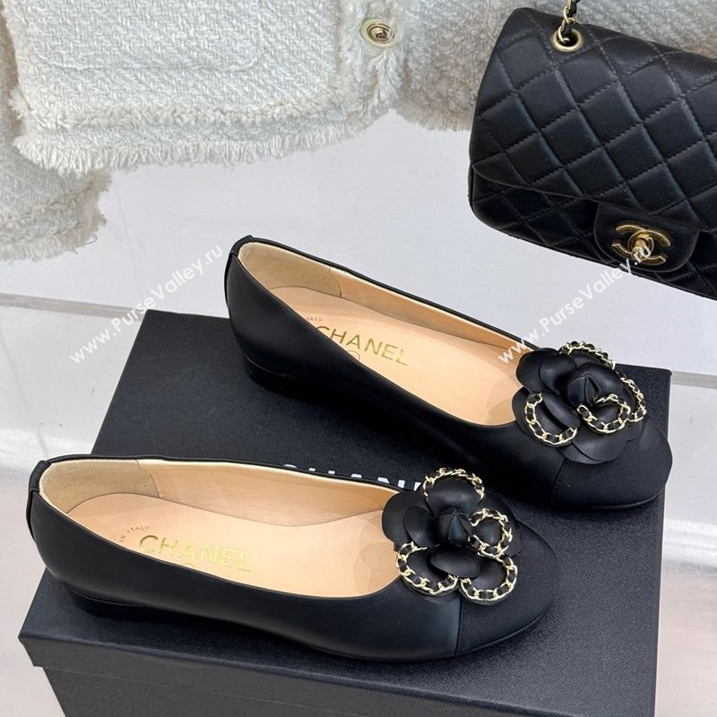 Chanel Lambskin Ballet Flats with Camellia Bloom and Chain Black 2025 CH030306 (MD-250303059)