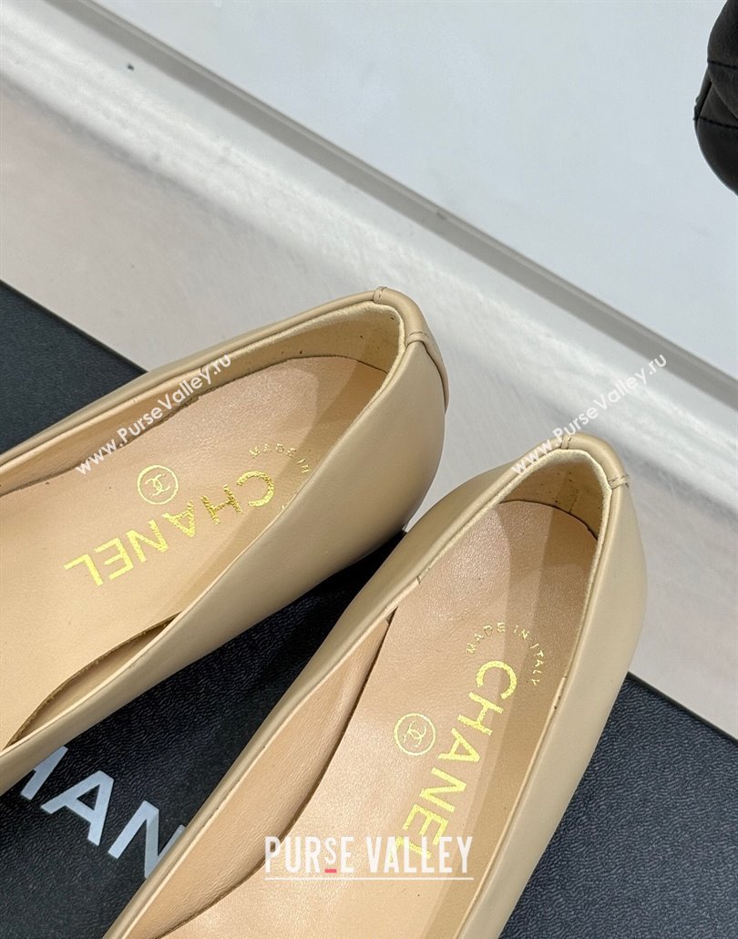 Chanel Lambskin Ballet Flats with Camellia Bloom and Chain Beige 2025 CH030306 (MD-250303061)