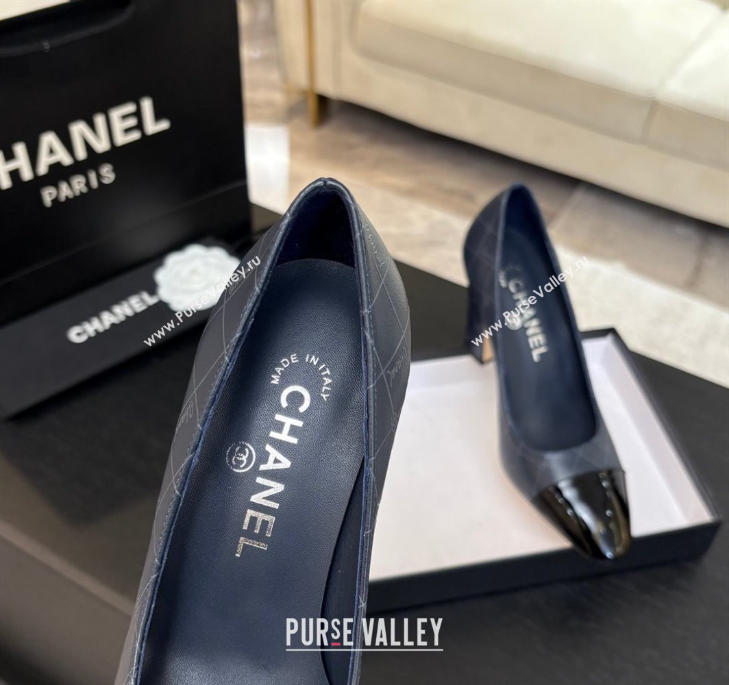 Chanel Printed Quilted Patent Calfskin Leather Pumps 8.5cm Navy Blue 2025 G45509 (MD-250228100)