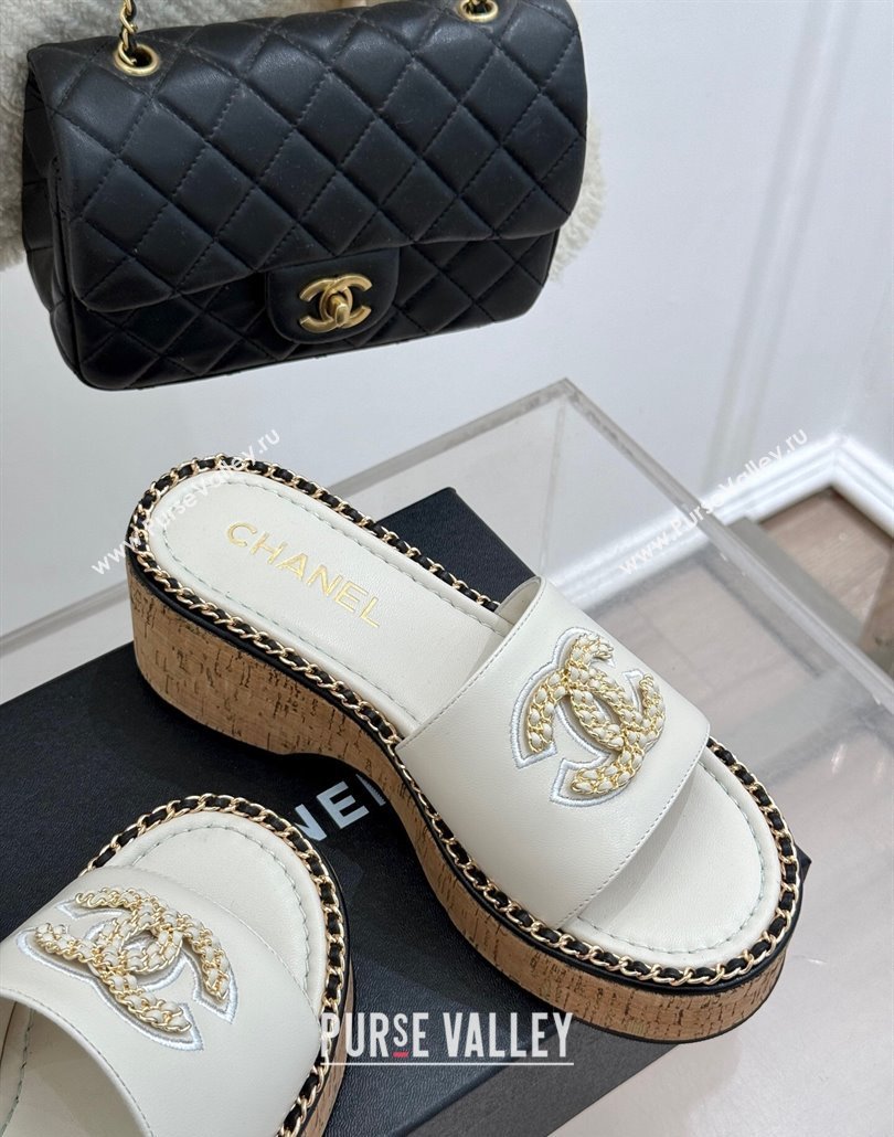 Chanel Calfskin Wedge Slides Sandal with Chain CC White 2025 CH030403 (MD-250304065)