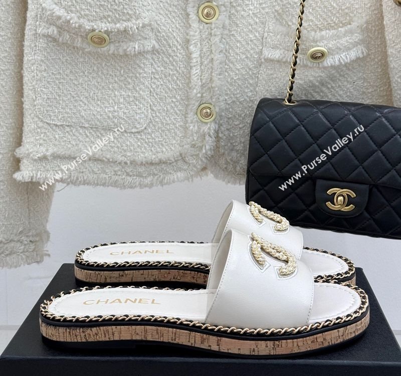 Chanel Calfskin Flat Slides Sandal with Chain CC White 2025 CH030403 (MD-250304072)