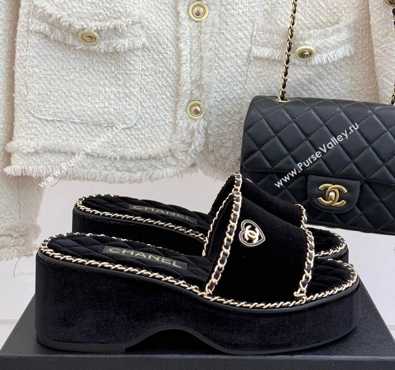 Chanel Velvet Wedge Slides Sandal with Chain and Heart Black 2025 CH030402 (MD-250304013)
