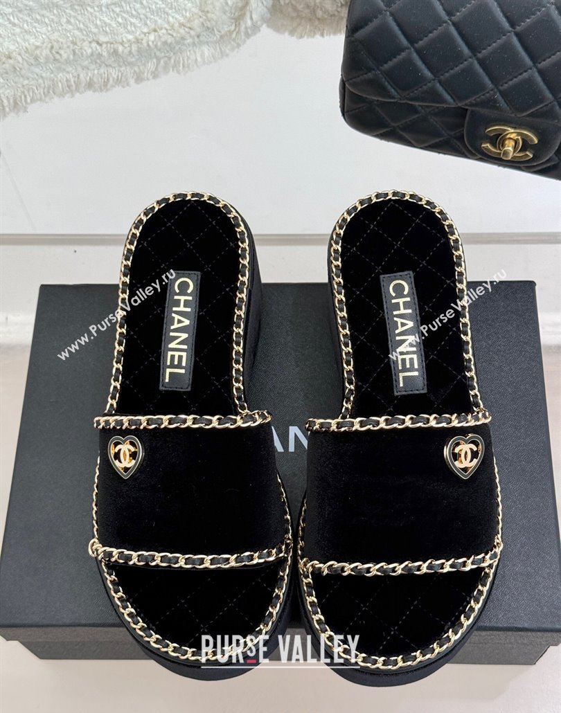 Chanel Velvet Wedge Slides Sandal with Chain and Heart Black 2025 CH030402 (MD-250304013)
