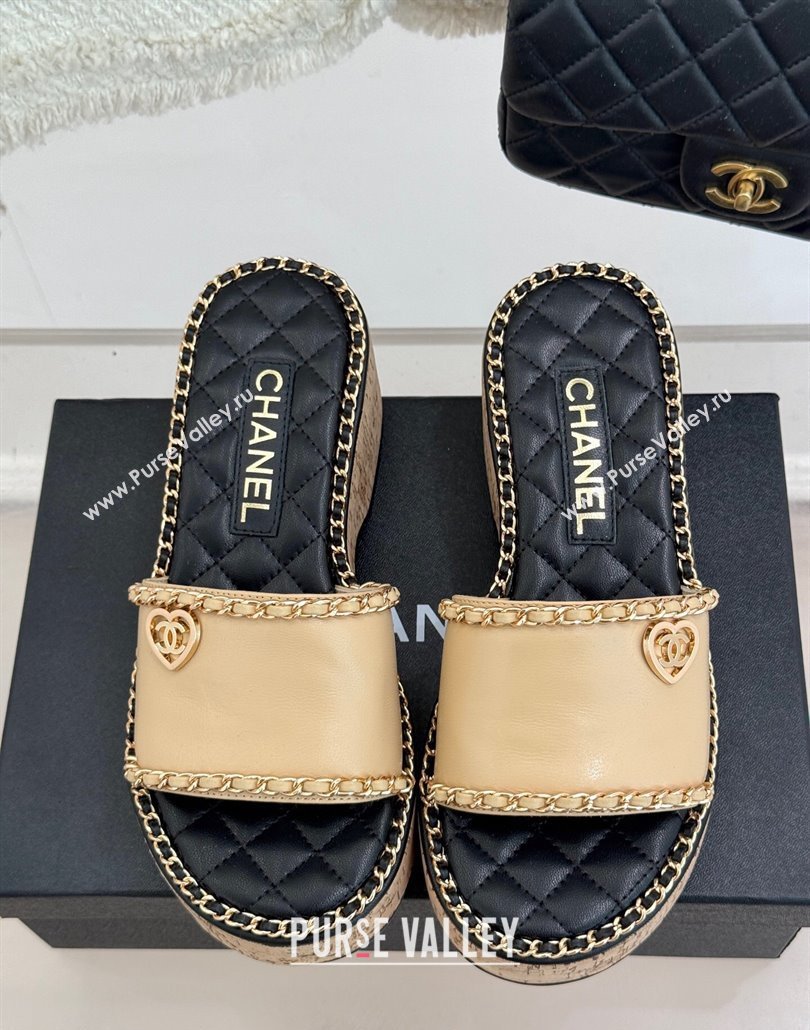 Chanel Calfskin Wedge Slides Sandal with Chain and Heart Beige 2025 CH030402 (MD-250304016)