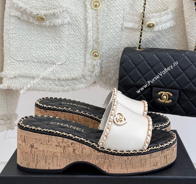 Chanel Calfskin Wedge Slides Sandal with Chain and Heart White 2025 CH030402 (MD-250304017)