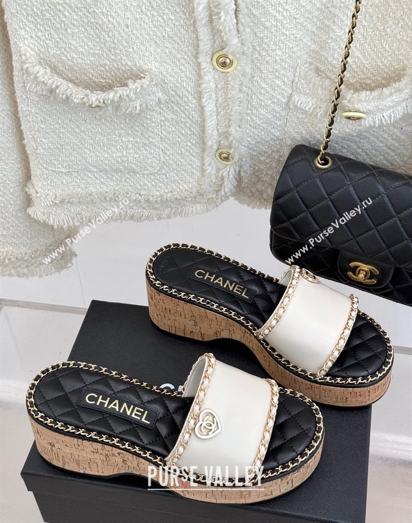 Chanel Calfskin Wedge Slides Sandal with Chain and Heart White 2025 CH030402 (MD-250304017)