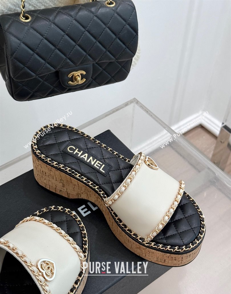 Chanel Calfskin Wedge Slides Sandal with Chain and Heart White 2025 CH030402 (MD-250304017)