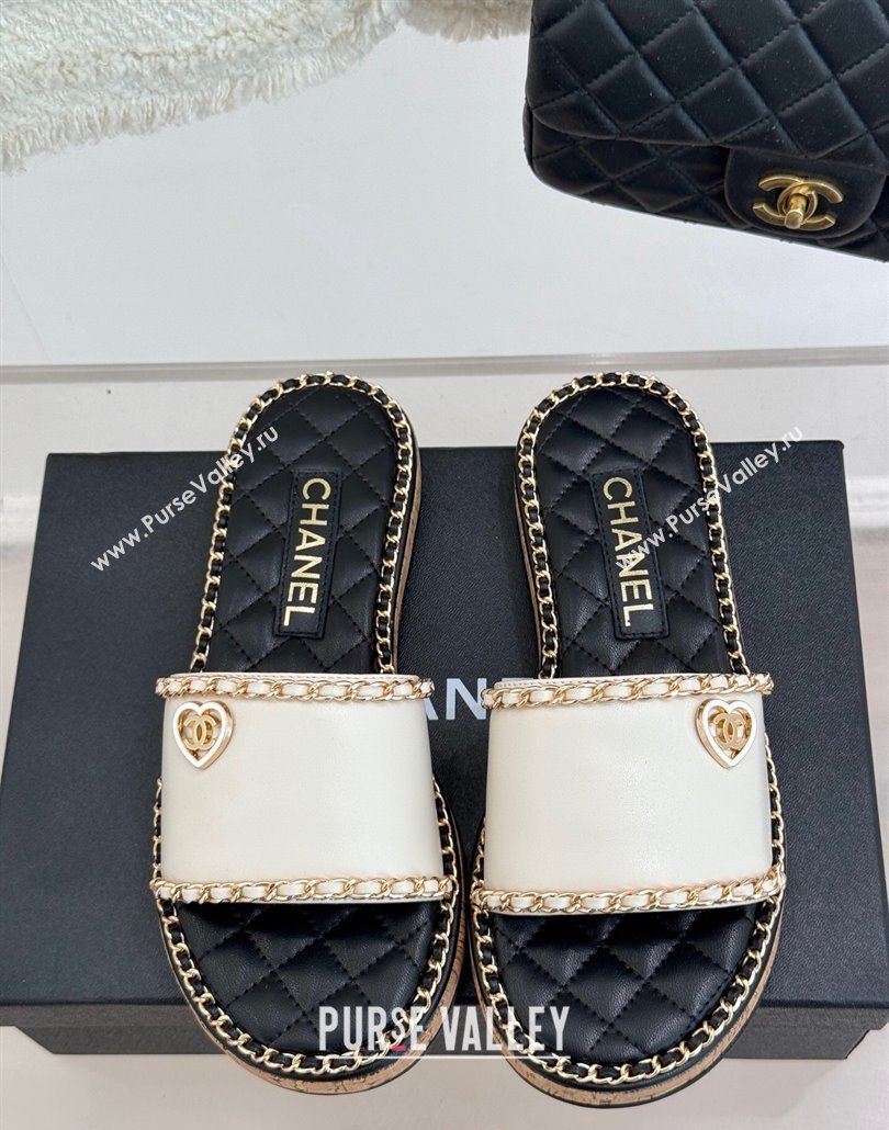 Chanel Calfskin Flat Slides Sandal with Chain and Heart White 2025 CH030402 (MD-250304022)