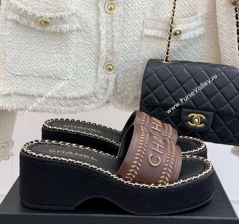 Chanel Calfskin Wedge Slides Sandal with Chain Brown 2025 CH030405 (MD-250304097)
