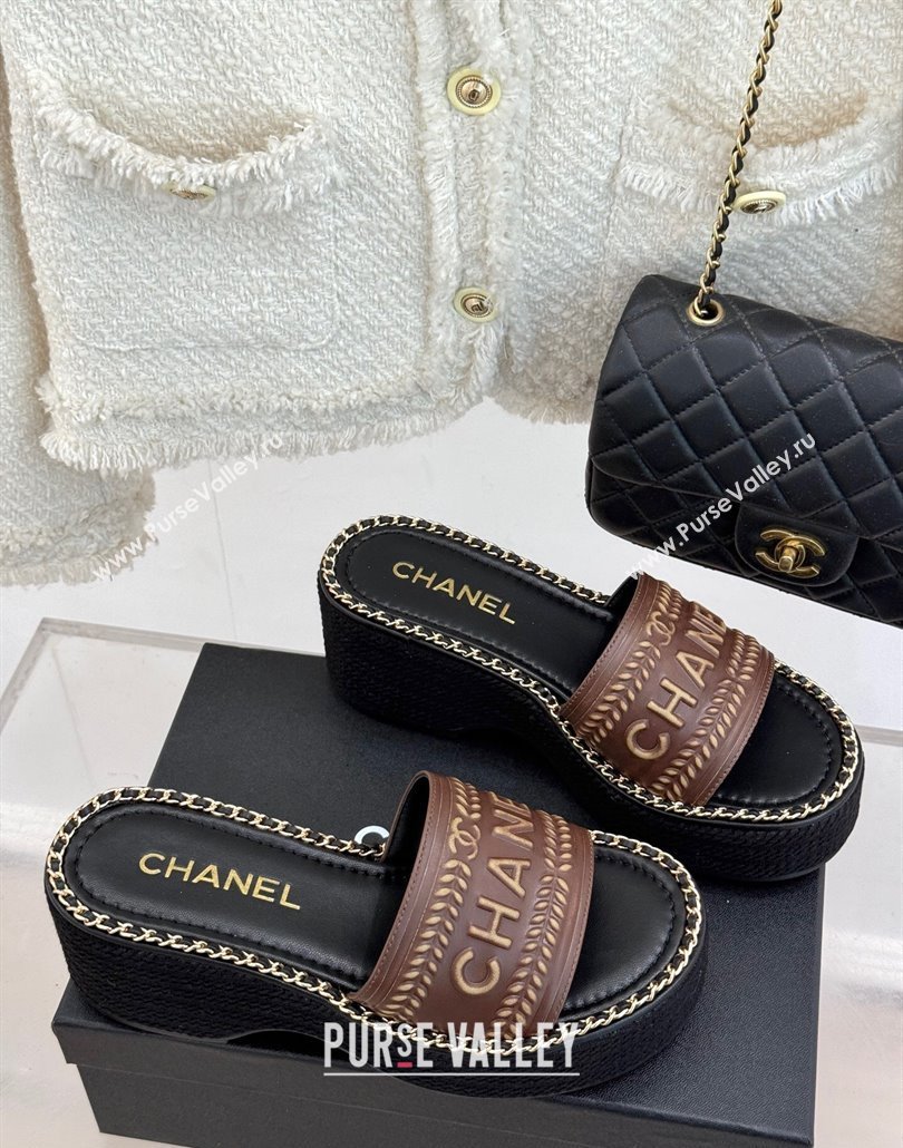 Chanel Calfskin Wedge Slides Sandal with Chain Brown 2025 CH030405 (MD-250304097)