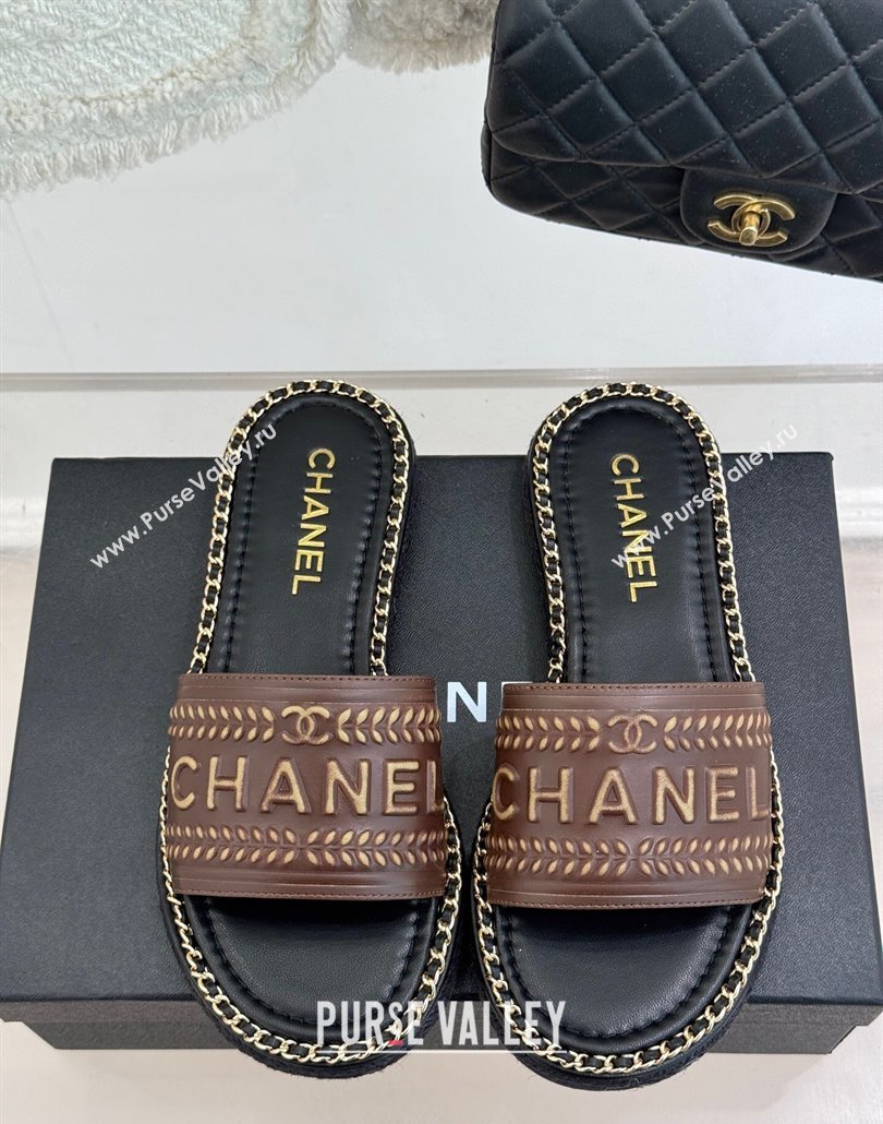 Chanel Calfskin Flat Slides Sandal with Chain Brown 2025 CH030405 (MD-250304107)
