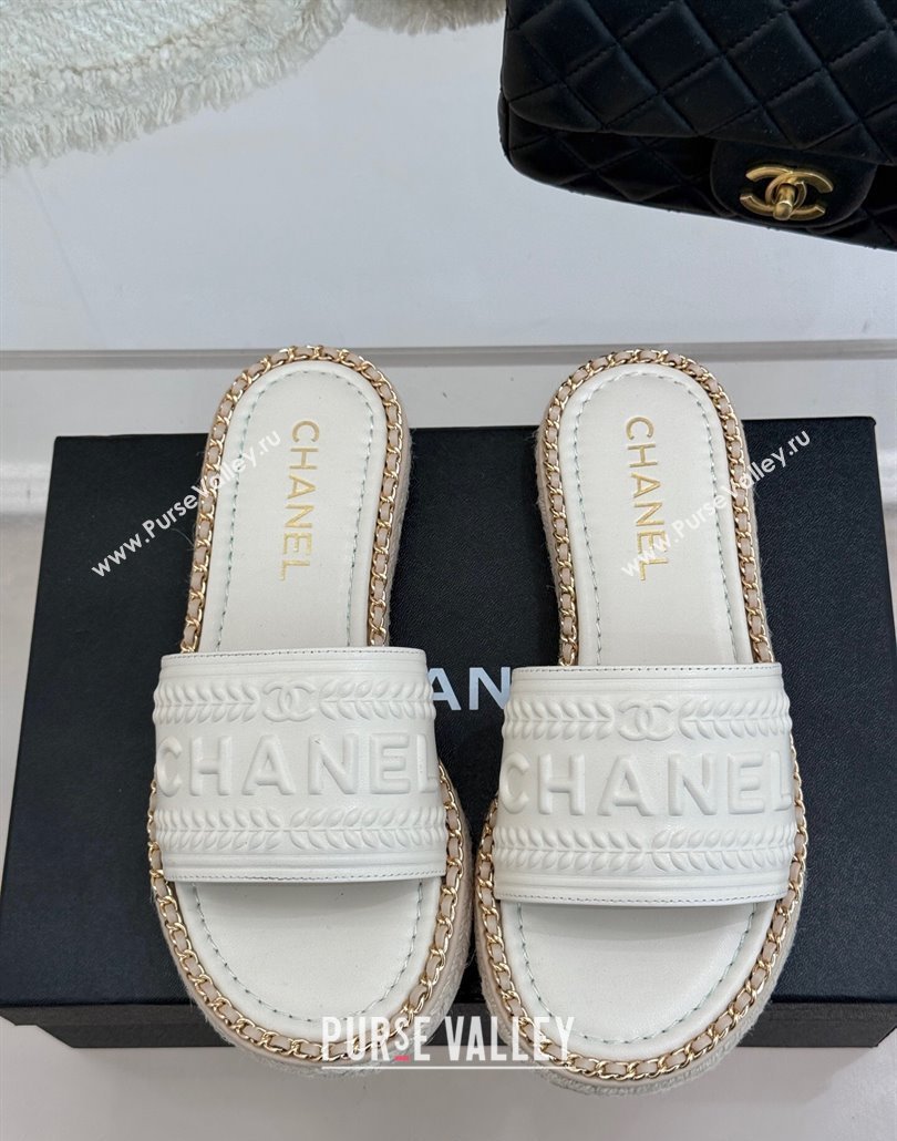 Chanel Calfskin Flat Slides Sandal with Chain White 2025 CH030405 (MD-250304109)