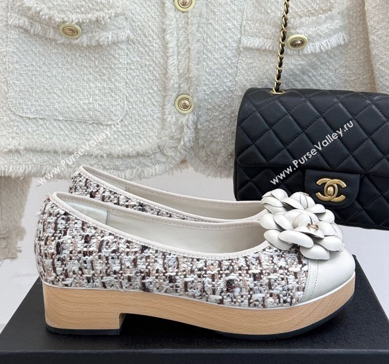 Chanel Tweed Wood-Like Loafers 4cm with Camellia Bloom White/Brown 2025 CH030305 (MD-250303044)