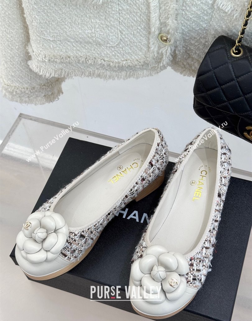 Chanel Tweed Wood-Like Loafers 4cm with Camellia Bloom White/Brown 2025 CH030305 (MD-250303044)