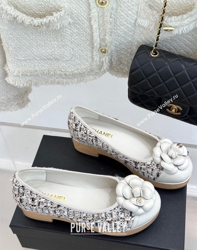 Chanel Tweed Wood-Like Loafers 4cm with Camellia Bloom White/Brown 2025 CH030305 (MD-250303044)
