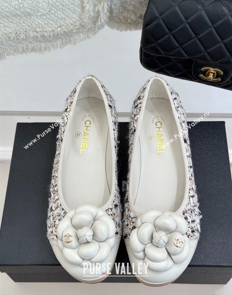 Chanel Tweed Wood-Like Loafers 4cm with Camellia Bloom White/Brown 2025 CH030305 (MD-250303044)