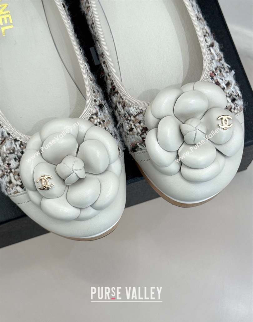 Chanel Tweed Wood-Like Loafers 4cm with Camellia Bloom White/Brown 2025 CH030305 (MD-250303044)