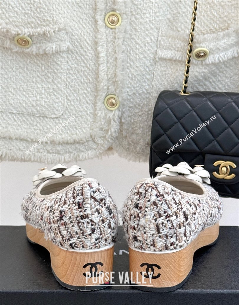 Chanel Tweed Wood-Like Loafers 4cm with Camellia Bloom White/Brown 2025 CH030305 (MD-250303044)