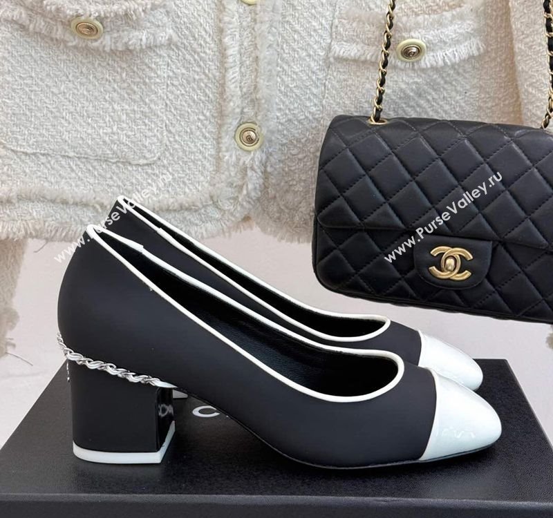 Chanel Calfskin Patent Pumps with Chain Black 2025 CH030501 (KL-250305008)