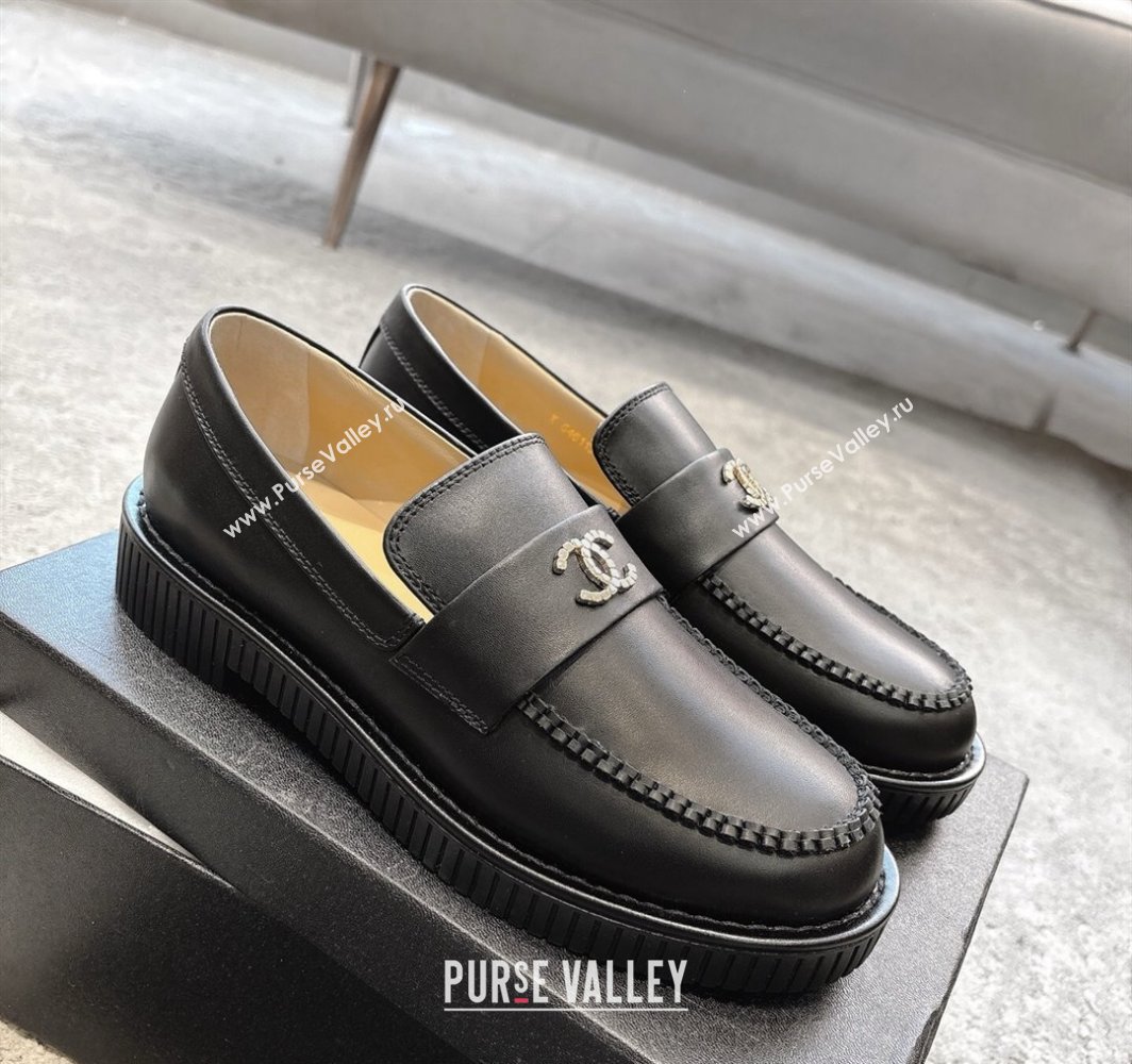 Chanel Calfskin Leather Loafers with Metal-Tone CC G46112 Black 2025 (KL-250305006)