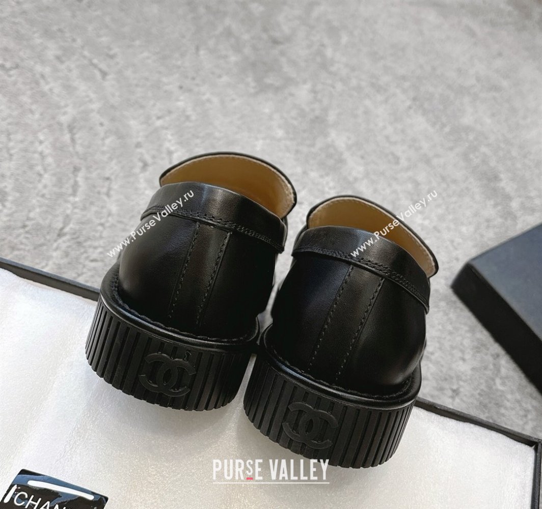 Chanel Calfskin Leather Loafers with Metal-Tone CC G46112 Black 2025 (KL-250305006)