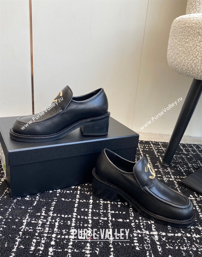 Chanel Calfskin Loafers with Metal-Tone CC G39602 Black 2025 (KL-250305041)