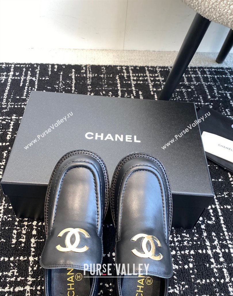 Chanel Calfskin Loafers with Metal-Tone CC G39602 Black 2025 (KL-250305041)