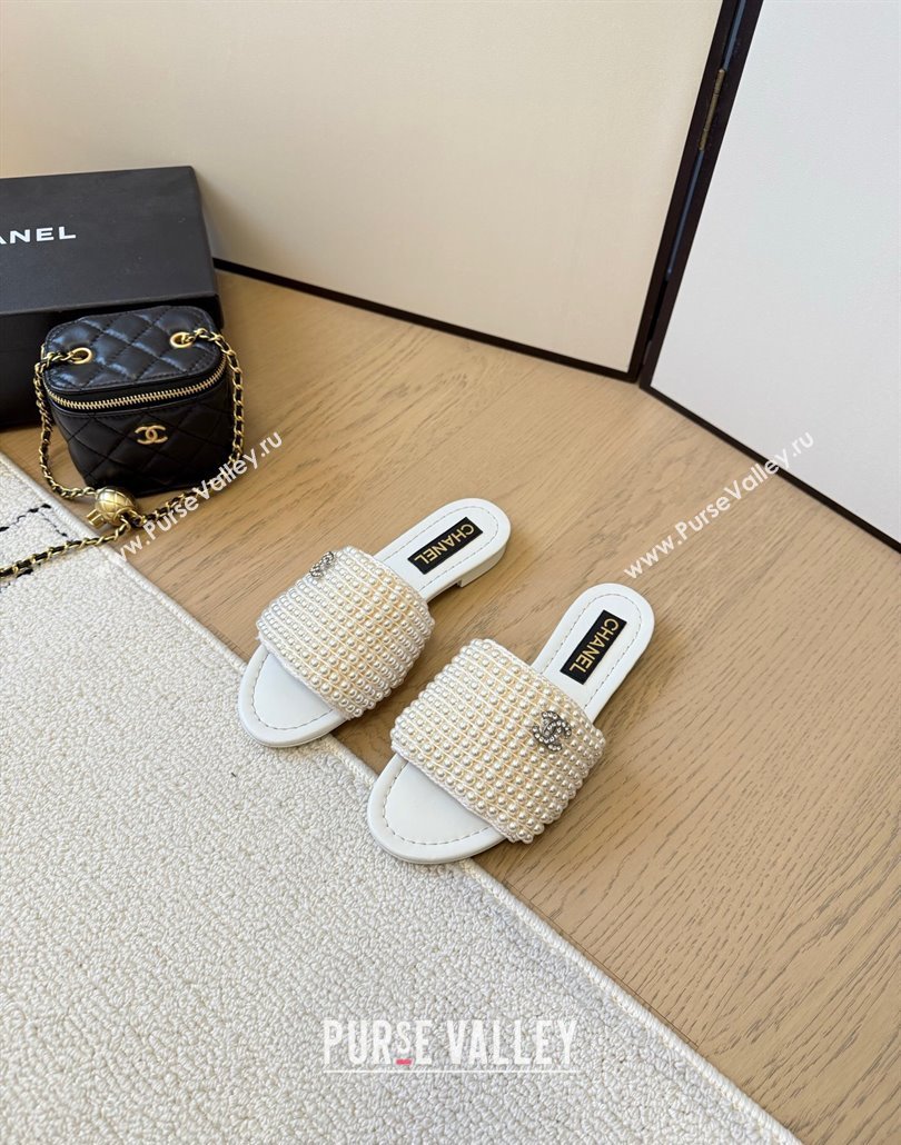 Chanel Pearls Flat Slides Sandal White 2025 CH030302 (MD-250303005)