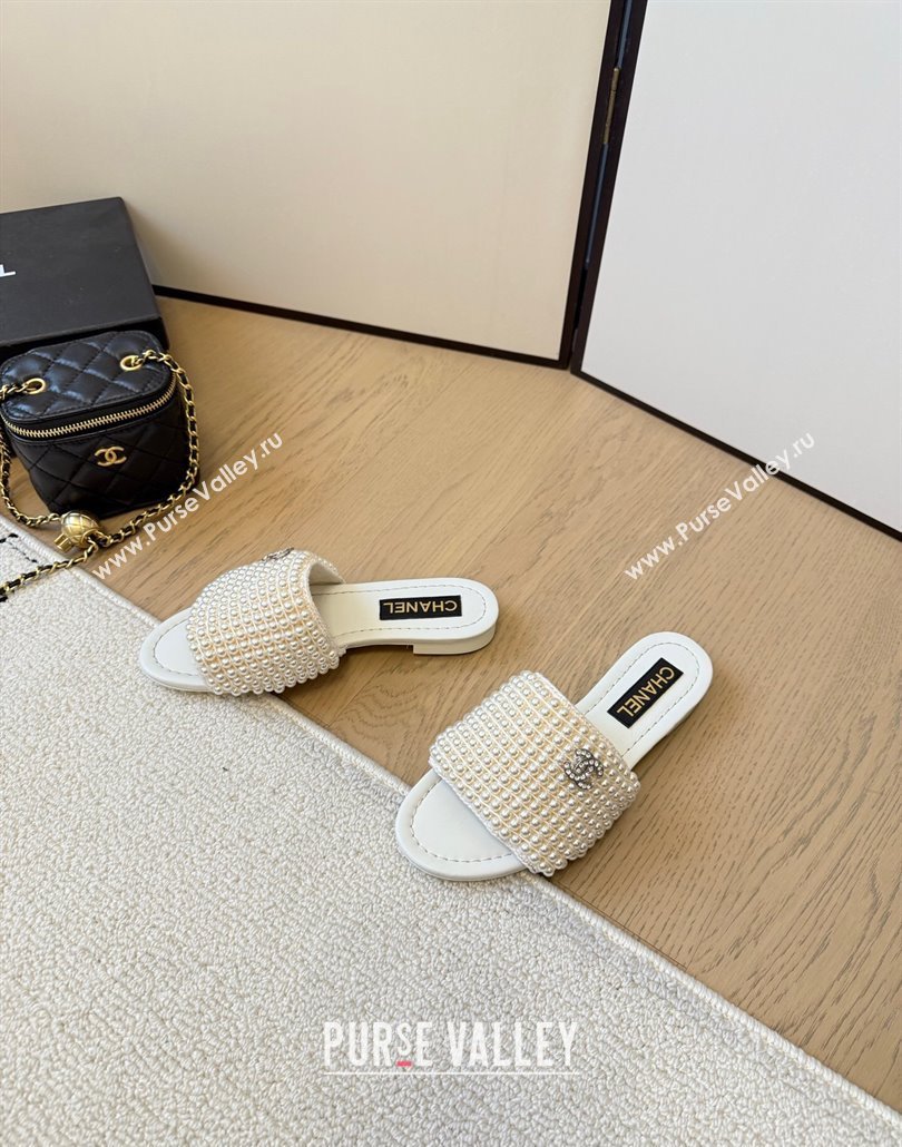 Chanel Pearls Flat Slides Sandal White 2025 CH030302 (MD-250303005)