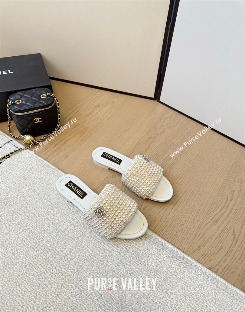 Chanel Pearls Flat Slides Sandal White 2025 CH030302 (MD-250303005)