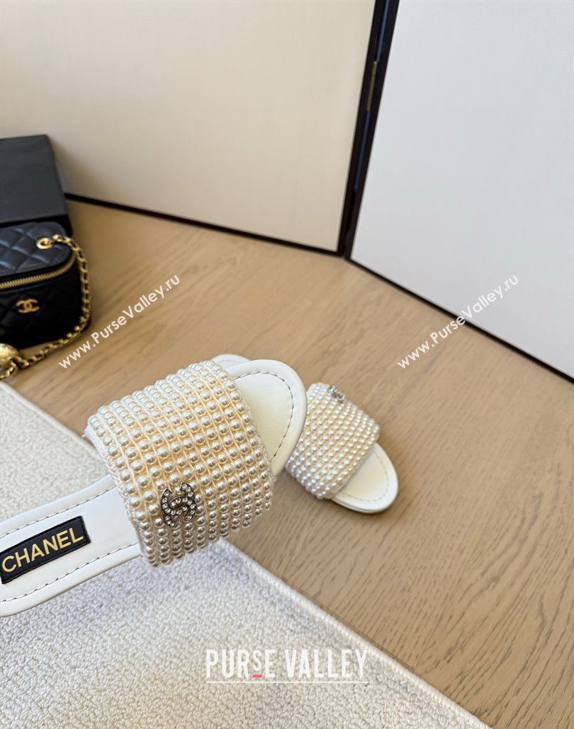 Chanel Pearls Flat Slides Sandal White 2025 CH030302 (MD-250303005)