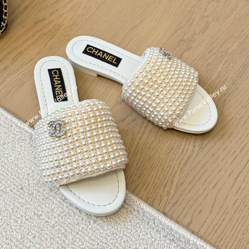 Chanel Pearls Flat Slides Sandal White 2025 CH030302 (MD-250303005)