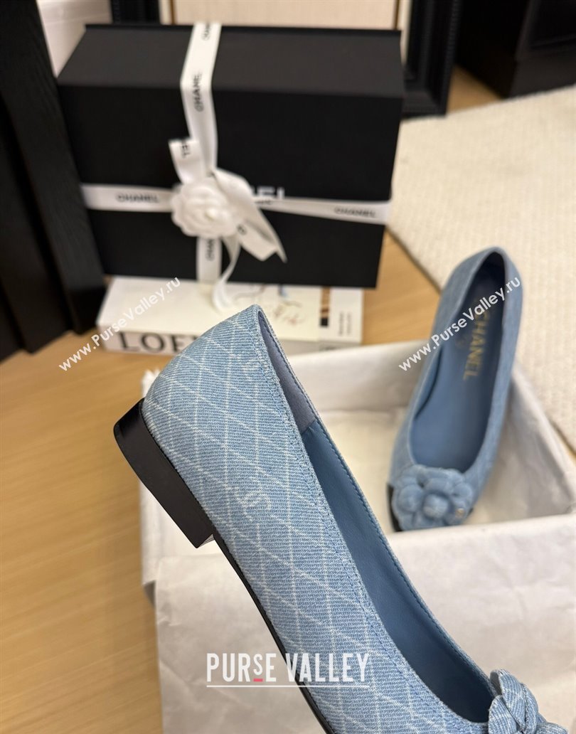 Chanel Quilted Denim Ballet Flats with Camellia Bloom Charm Light Blue 2025 CH101716 (MD-250415143)